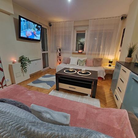 View Apartments And Rooms Varsovie Extérieur photo