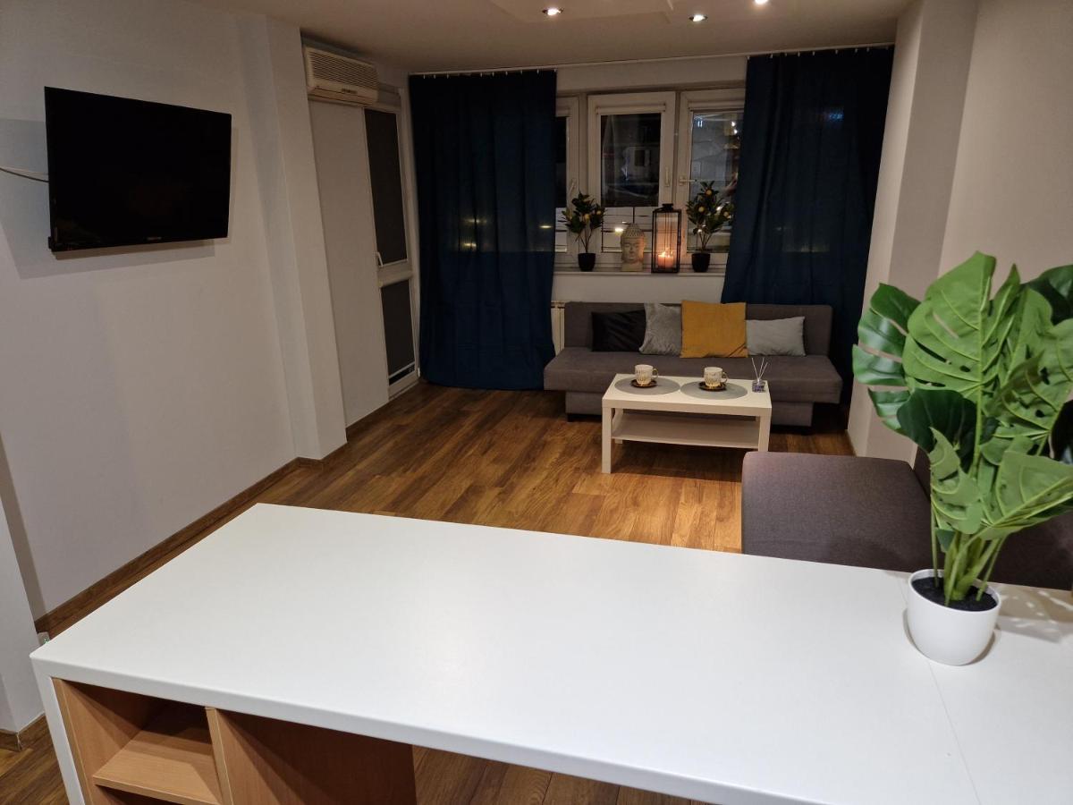 View Apartments And Rooms Varsovie Extérieur photo