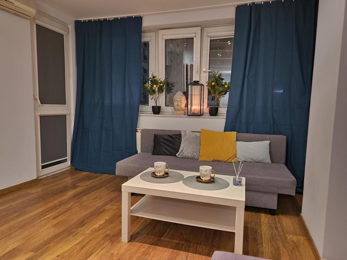 View Apartments And Rooms Varsovie Extérieur photo