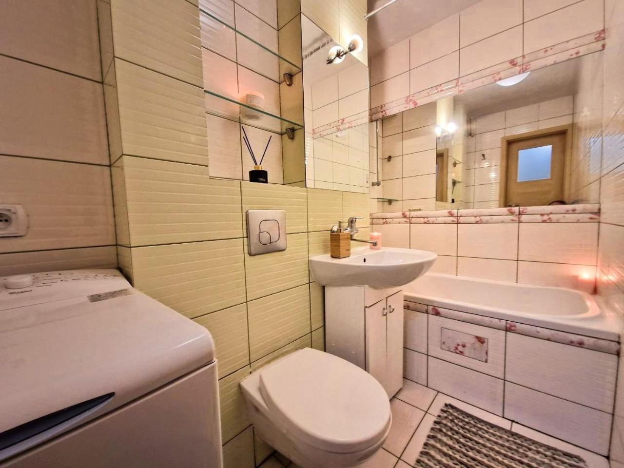 View Apartments And Rooms Varsovie Extérieur photo