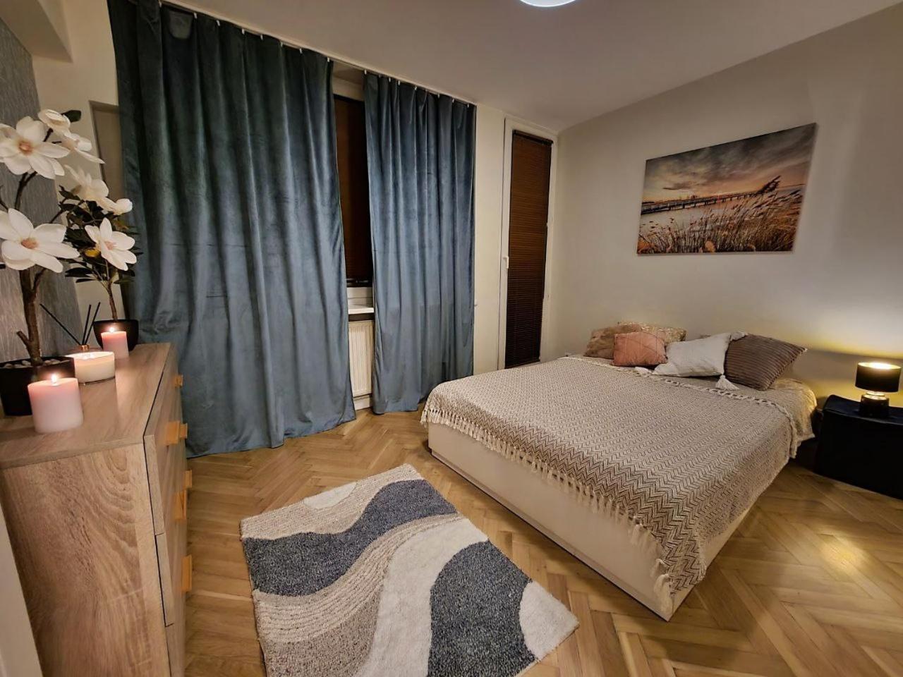 View Apartments And Rooms Varsovie Extérieur photo
